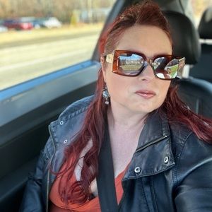 Meet your Posher, Michele